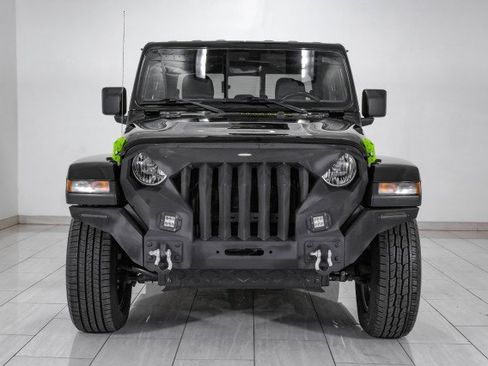 Used 2021 Jeep Gladiator Overland w/ Uconnect 4C Nav & Sound Group image 3