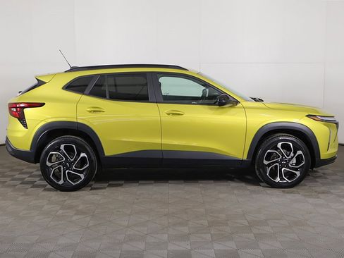 Used 2024 Chevrolet Trax RS image 17