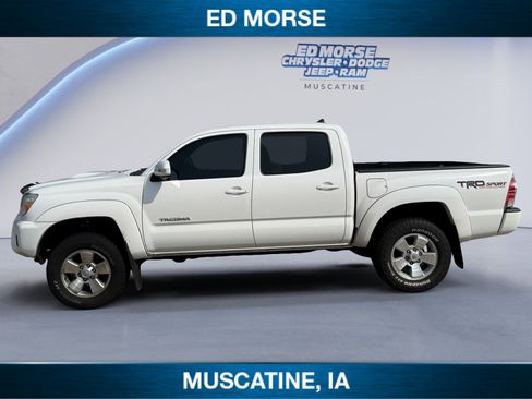 Used 2014 Toyota Tacoma 4x4 Double Cab w/ TRD Sport Package image 2