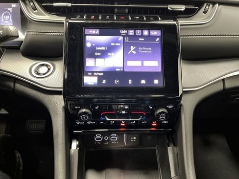 New 2025 Jeep Grand Cherokee L Altitude image 9