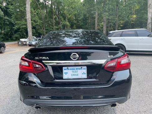 Used 2017 Nissan Altima 2.5 SR w/ Midnight Edition Package FWD image 8