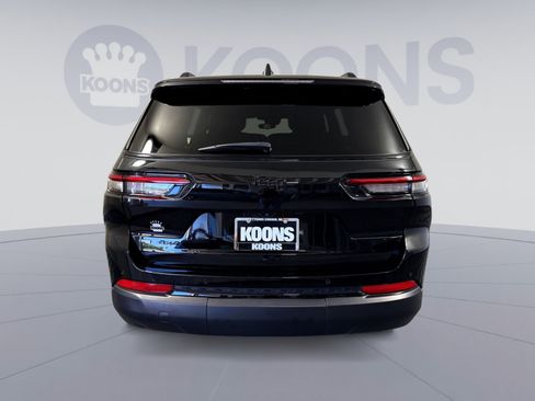 Used 2023 Jeep Grand Cherokee L Laredo AWD/4WD image 5