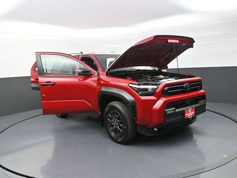 Used 2026 Toyota 4Runner SR5 AWD/4WD image 38
