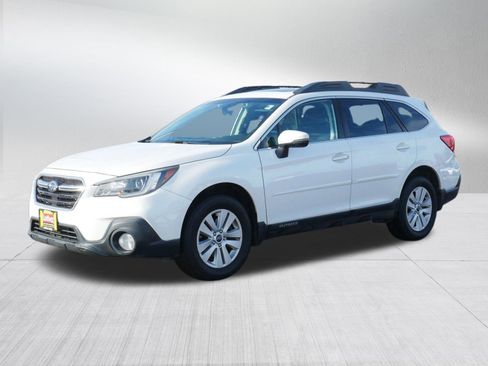 Used 2019 Subaru Outback 2.5i Premium image 3