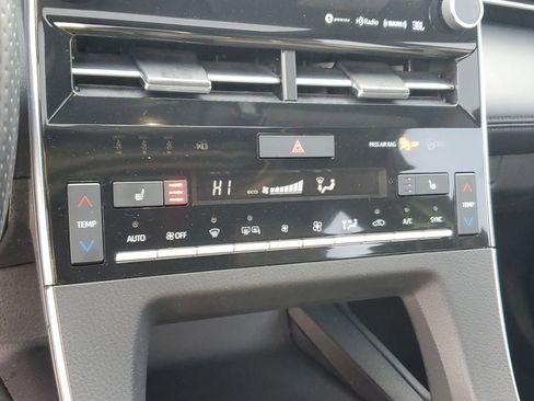 Used 2022 Toyota Avalon XSE image 15