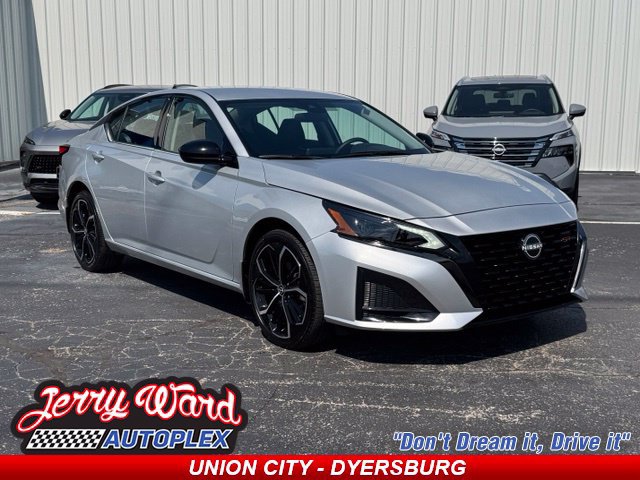Used 2025 Nissan Altima 2.5 SR AWD/4WD image 1