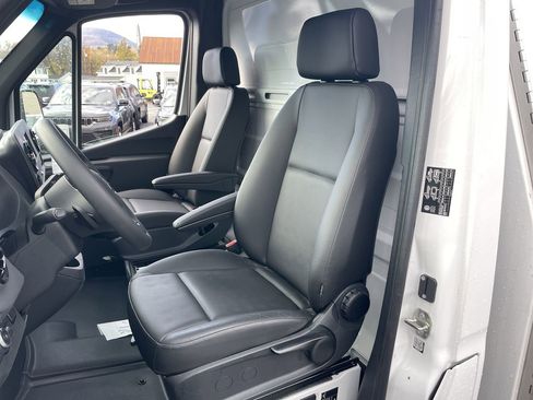 Used 2023 Mercedes-Benz Sprinter 3500 w/ Acoustic Package image 27