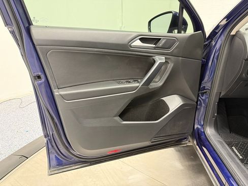 Used 2021 Volkswagen Tiguan SE FWD image 9