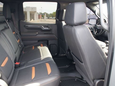 Used 2024 GMC Sierra 1500 AT4 w/ Technology Package AWD/4WD image 22
