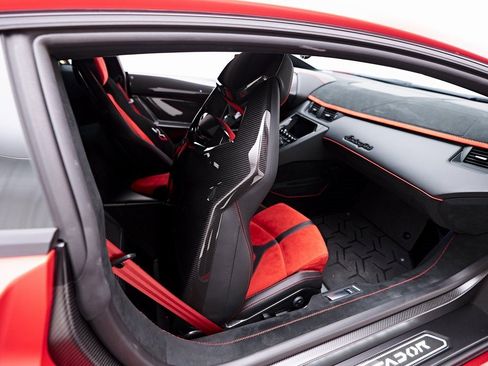 Used 2019 Lamborghini Aventador SVJ image 74