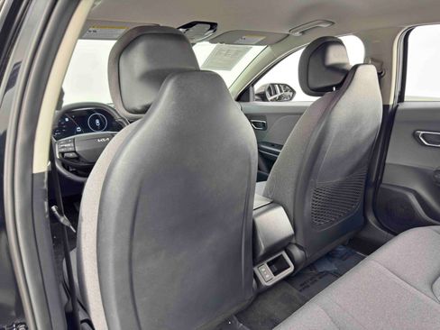 Used 2025 Kia K4 EX image 31