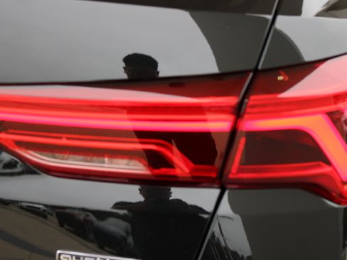 Certified 2025 Audi Q3 2.0T Premium Plus w/ Premium Plus Package AWD/4WD image 10