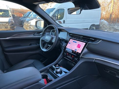 New 2025 Jeep Grand Cherokee Limited image 46