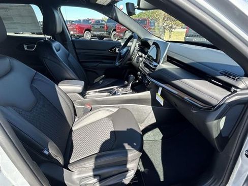 New 2026 Jeep Compass Latitude image 20