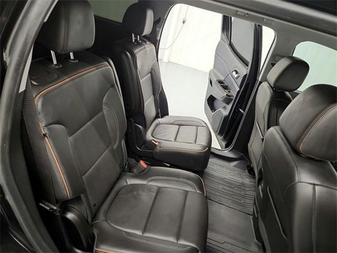 Used 2023 GMC Acadia AT4 image 36