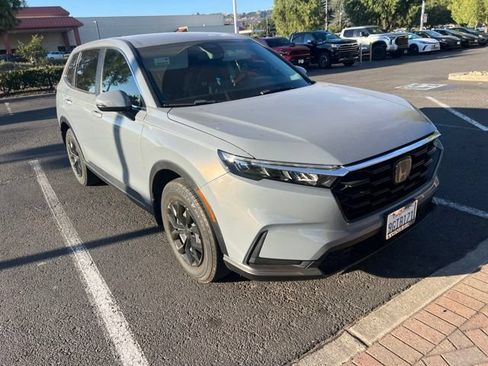 Used 2023 Honda CR-V LX image 1