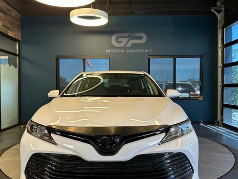 Used 2020 Toyota Camry LE AWD/4WD image 8