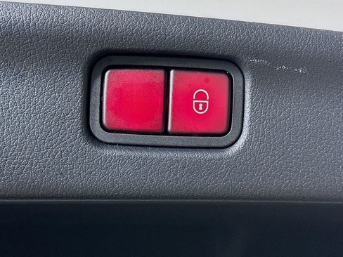 Certified 2022 Mercedes-Benz C 300 4MATIC Sedan image 33