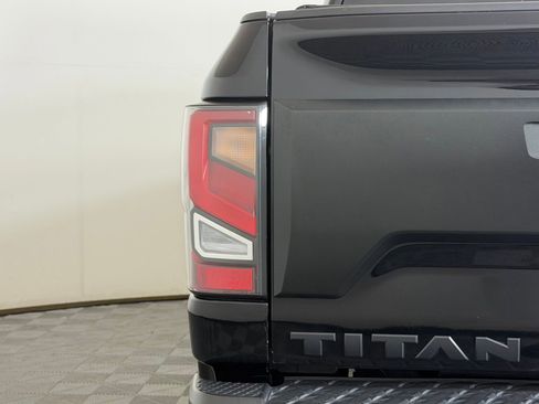 Used 2020 Nissan Titan PRO-4X w/ Pro-4x Convenience Package AWD/4WD image 13
