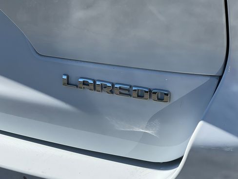 Used 2023 Jeep Grand Cherokee L Laredo image 28