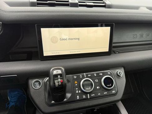 Used 2023 Land Rover Defender 90 X-Dynamic SE AWD/4WD image 10