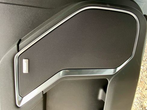 New 2026 GMC Sierra 1500 SLT w/ SLT Convenience Package image 57