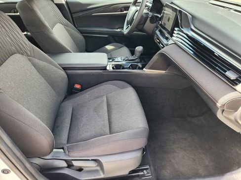 Used 2025 Toyota Camry LE image 14