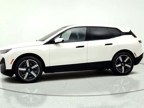 Used 2024 BMW iX xDrive50 w/ Sport Package AWD/4WD image 8