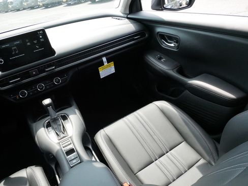 Certified 2027 Honda HR-V EX-L image 11