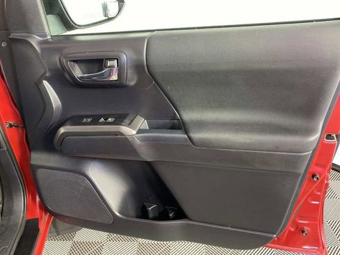 Used 2021 Toyota Tacoma TRD Sport w/ Technology Package AWD/4WD image 21