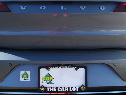 Used 2018 Volvo S90 T8 Momentum w/ Convenience Package image 21