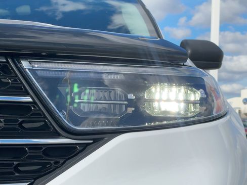 Used 2020 Ford Explorer XLT w/ Equipment Group 202A image 10