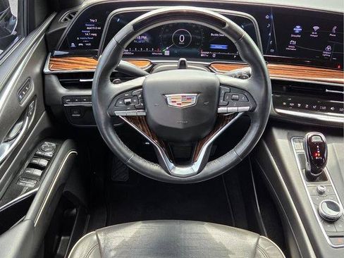 Certified 2023 Cadillac Escalade Premium Luxury AWD/4WD image 18
