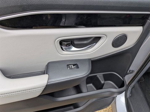 Certified 2024 Honda Pilot Touring image 15