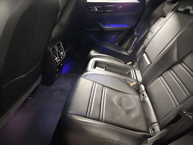 Used 2020 Porsche Cayenne S AWD/4WD image 18