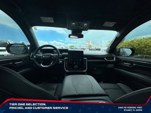 Used 2025 GMC Yukon Elevation AWD/4WD image 25