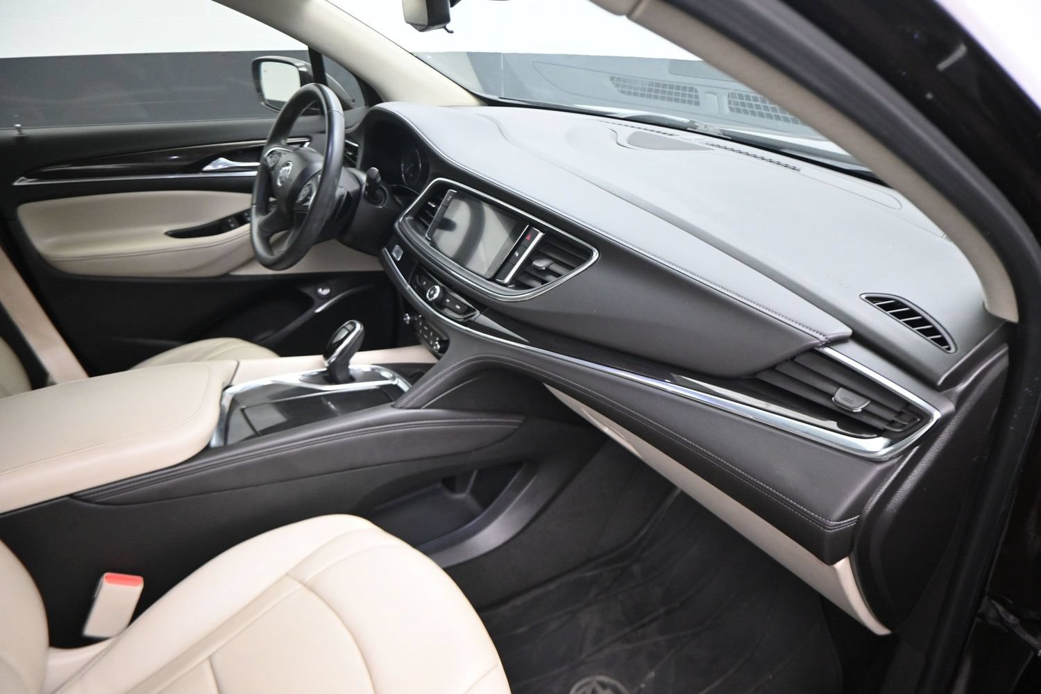 Used 2018 Buick Enclave Essence FWD image 6