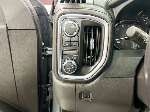 Used 2022 GMC Sierra 1500 SLE w/ Driver Alert Package I image 10