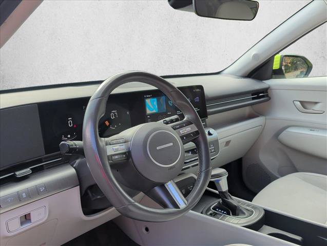 Used 2025 Hyundai Kona SEL AWD/4WD image 6