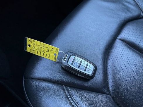 Used 2018 Chrysler Pacifica Touring-L w/ Premium Audio Group image 35