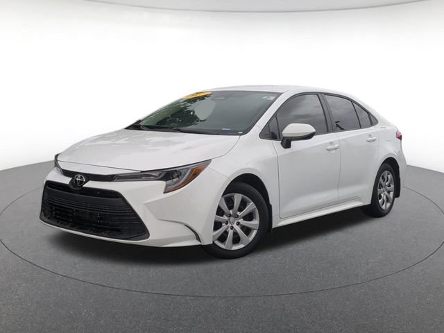 Used 2025 Toyota Corolla LE FWD image 1