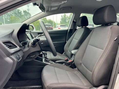 Used 2022 Hyundai Accent SEL w/ Cargo Package FWD image 3