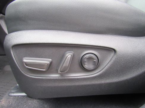 Used 2025 Toyota Grand Highlander AWD image 14