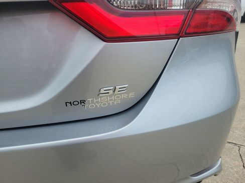 Certified 2021 Toyota Camry SE image 5