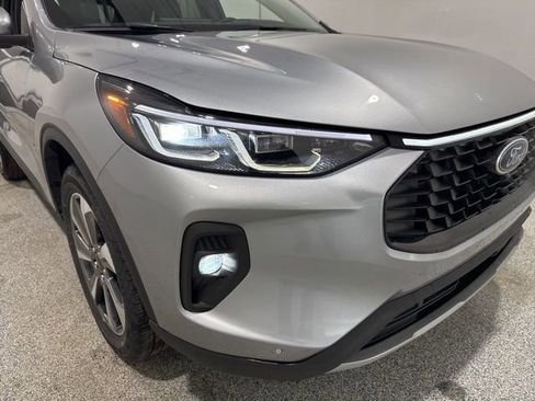 Used 2024 Ford Escape Platinum image 34