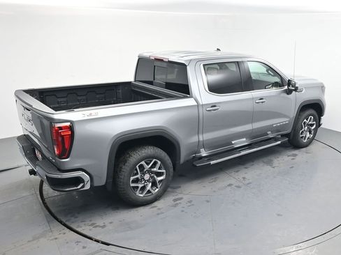 New 2026 GMC Sierra 1500 SLE image 5