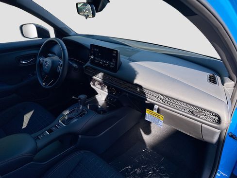 Certified 2026 Honda HR-V Sport image 24
