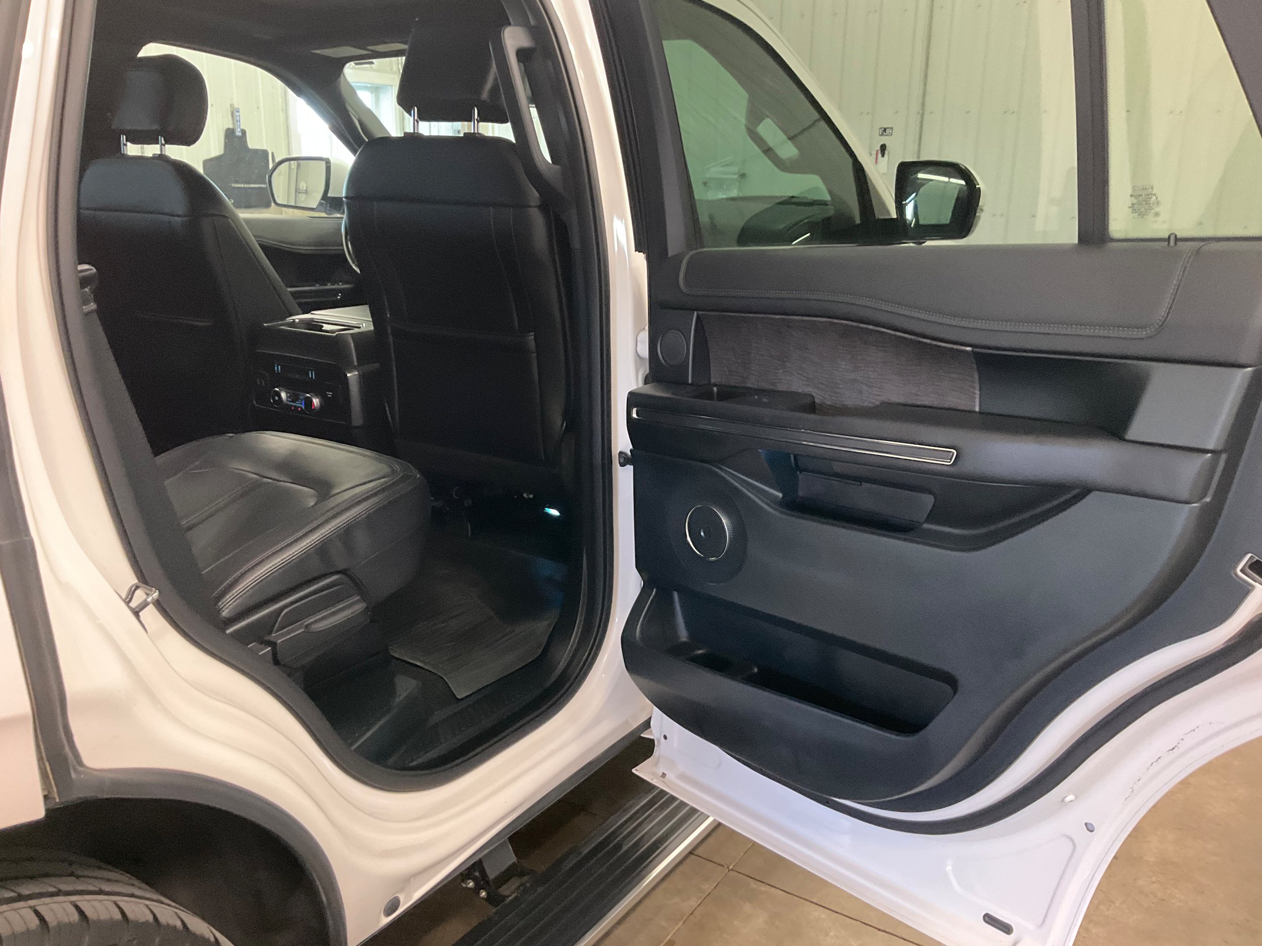 Used 2019 Ford Expedition Limited w/ Special Edition Package AWD/4WD image 26
