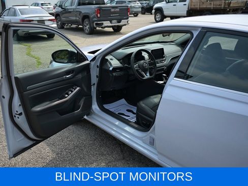 Used 2024 Nissan Altima 2.5 SR AWD/4WD image 16