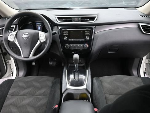 Used 2016 Nissan Rogue S w/ S Family Package FWD image 10